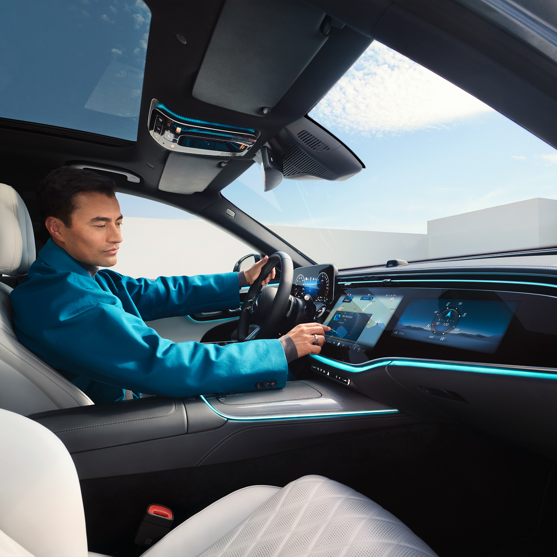 Hiển thị và tìm kiếm các điểm đến đặc biệt | Trang bị tiêu chuẩn | Mercedes-Benz Hiển thị và tìm kiếm các điểm đến đặc biệt là một phần của trang bị tiêu chuẩn của các tính năng bổ sung kỹ thuật số của Mercedes-Benz.