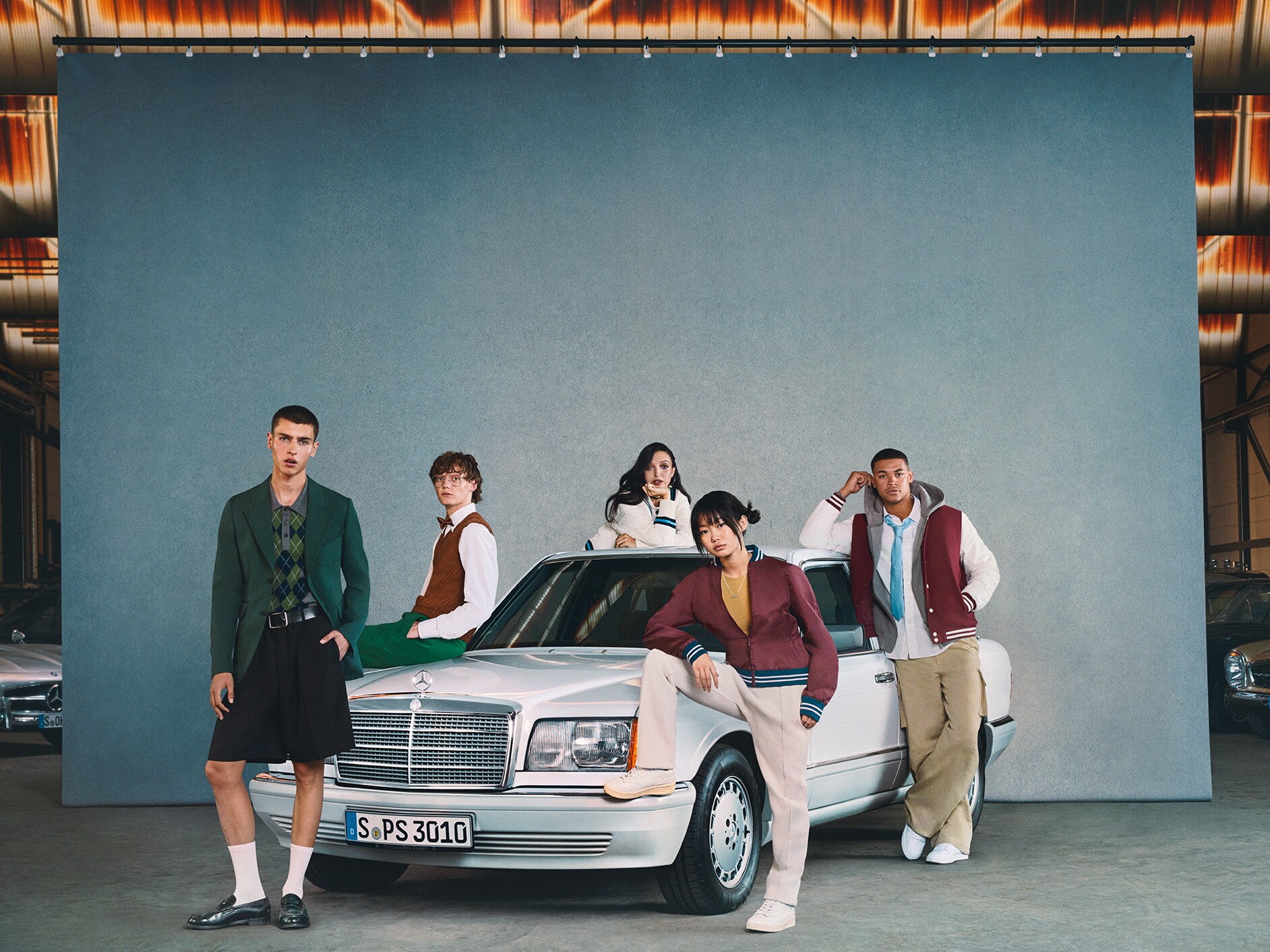 S-Class của Mercedes-Benz.