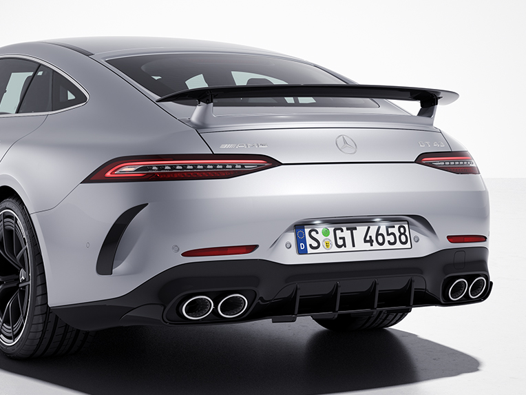 Gói khí động học AMG | GT Coupé 4 cửa | Mercedes-AMG Mẫu xe Mercedes-AMG GT Coupé 4 cửa với gói khí động học AMG khi nhìn chếch từ phía trước.