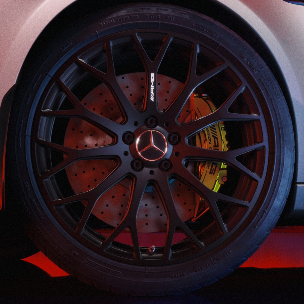 Hình ảnh cận cảnh bánh xe thép rèn AMG RZT của xe Mercedes-AMG C 63 S E PERFORMANCE.