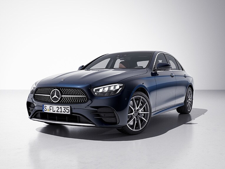 Ngoại thất xe Mercedes-Benz E-Class Saloon với trang thiết bị AMG Line.