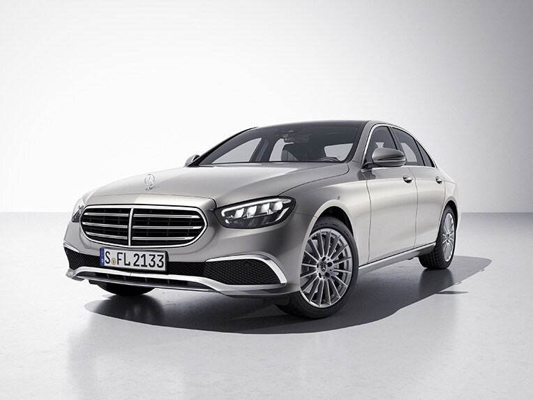 Ngoại thất xe Mercedes-Benz E-Class Saloon với trang thiết bị dòng EXCLUSIVE.
