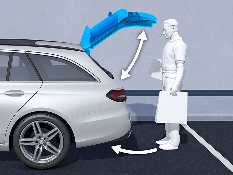Chức năng hỗ trợ đóng mở cốp tự động HANDS-FREE ACCESS cho phép mở nắp khoang hành lý hoàn toàn tự động.