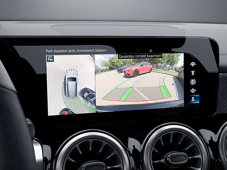 An illustration showing the Parking Package with 360° camera of the Mercedes-Benz GLB.