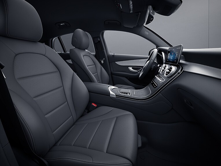 The interior standard equipment of the Mercedes-Benz GLC Coupé.