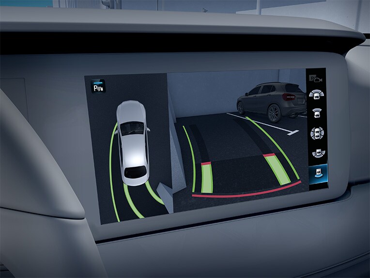 An illustration of the Parking Package with 360° camera in the media display of the Mercedes-Benz GLE.