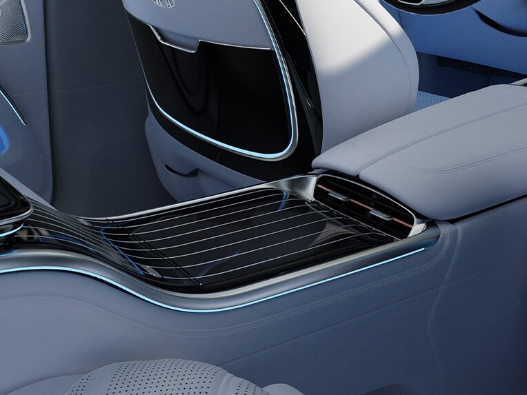 Các chi tiết trang trí bằng gỗ từ nguồn tái tạo trong nội thất của xe sang Mercedes-Maybach EQS SUV.