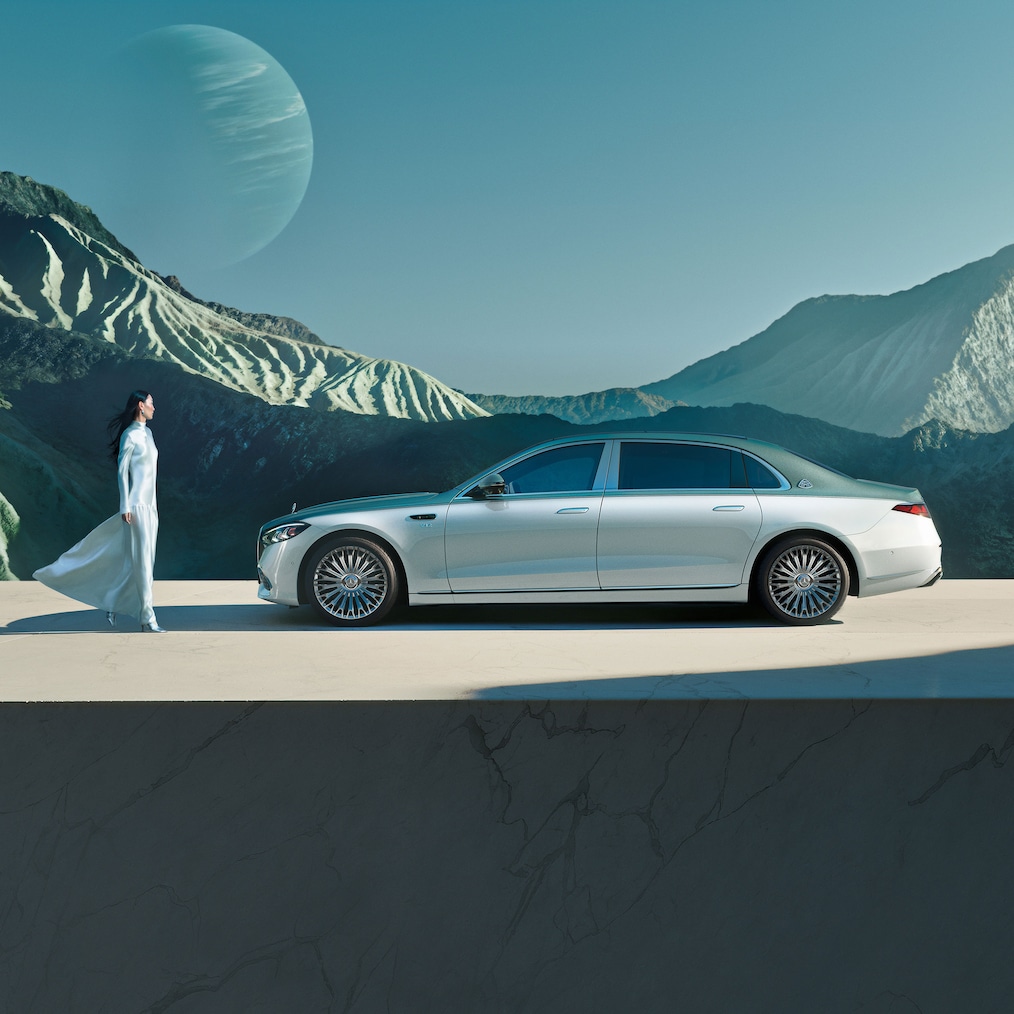 Xe Mercedes-Maybach sơn hoàn thiện hai tông màu.