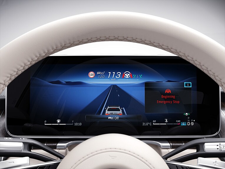The 3D driver display in the Mercedes Maybach S-Class