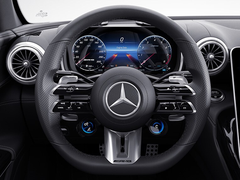 Tay lái AMG Performance bọc da Nappa trong xe Mercedes-AMG SL Roadster.