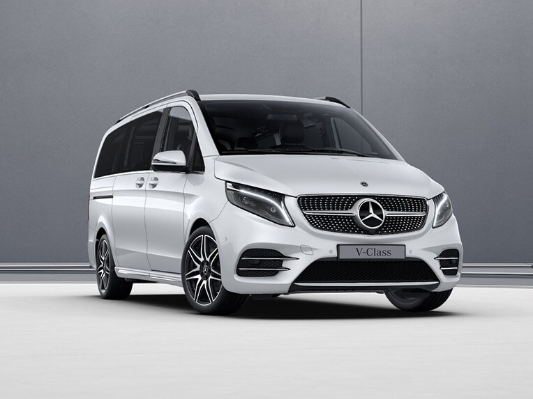 Typical AMG elements and high-quality details on the vehicle exterior and interior enhance its sporty nature and boost individuality.