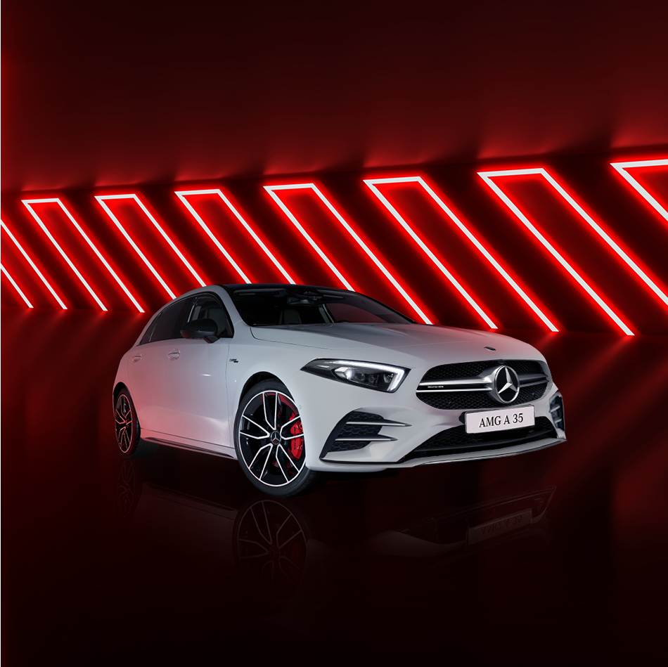 Hỗ trợ 50% lệ phí trước bạ dành cho Mercedes-AMG A 35 4MATIC Xe Mercedes-AMG A 35 4MATIC trong không gian đường đua màu đỏ