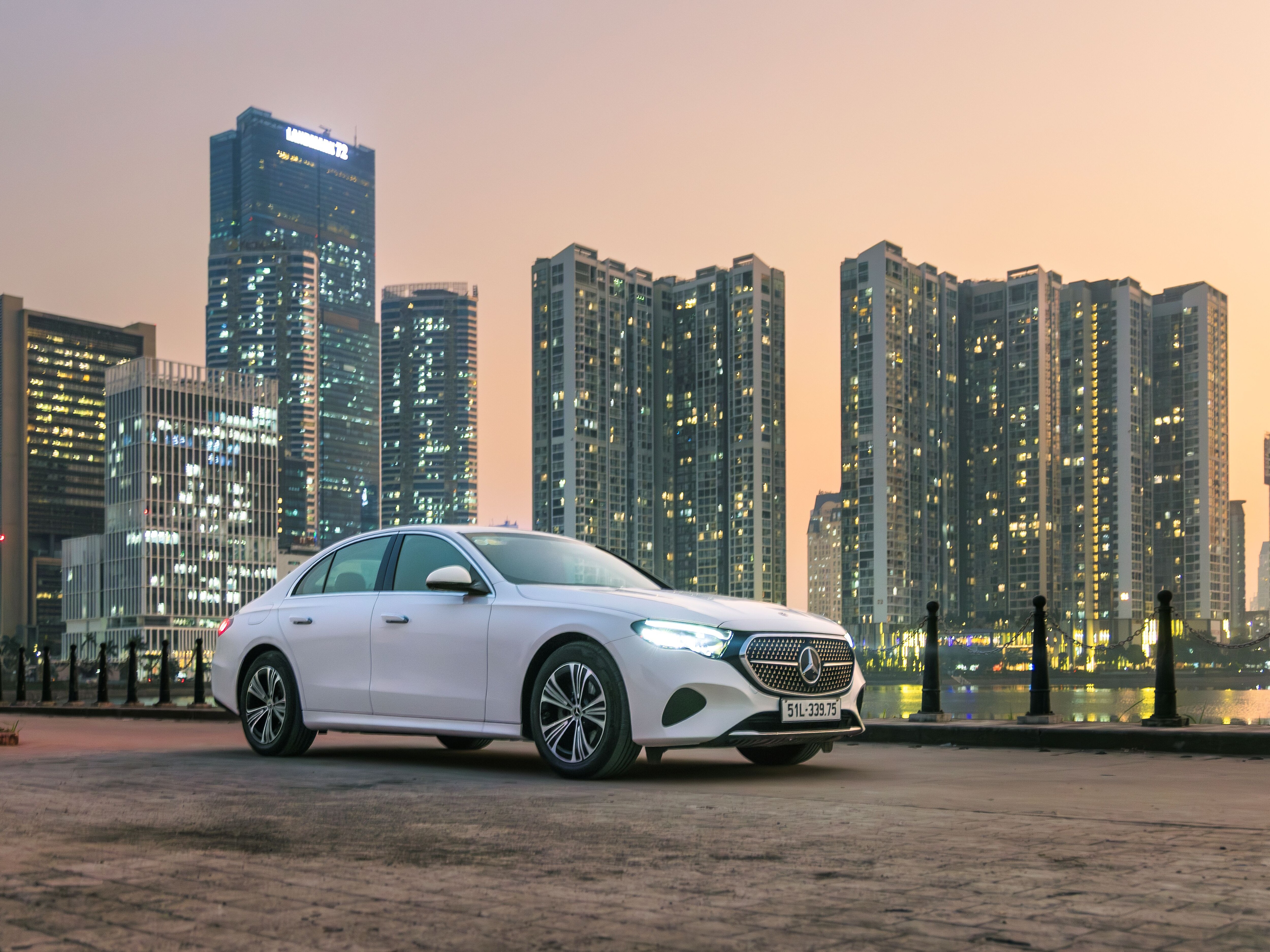 Khám phá bộ sưu tập E-Class