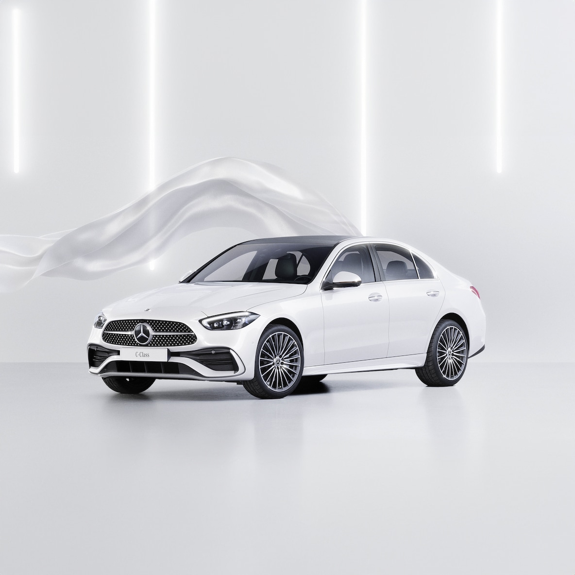 Xe Mercedes-Benz C-Class Saloon nhìn chếch từ phía trước.