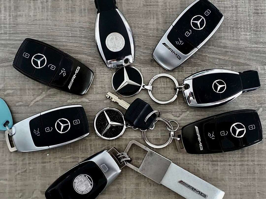 Chìa khóa xe Mercedes-Benz