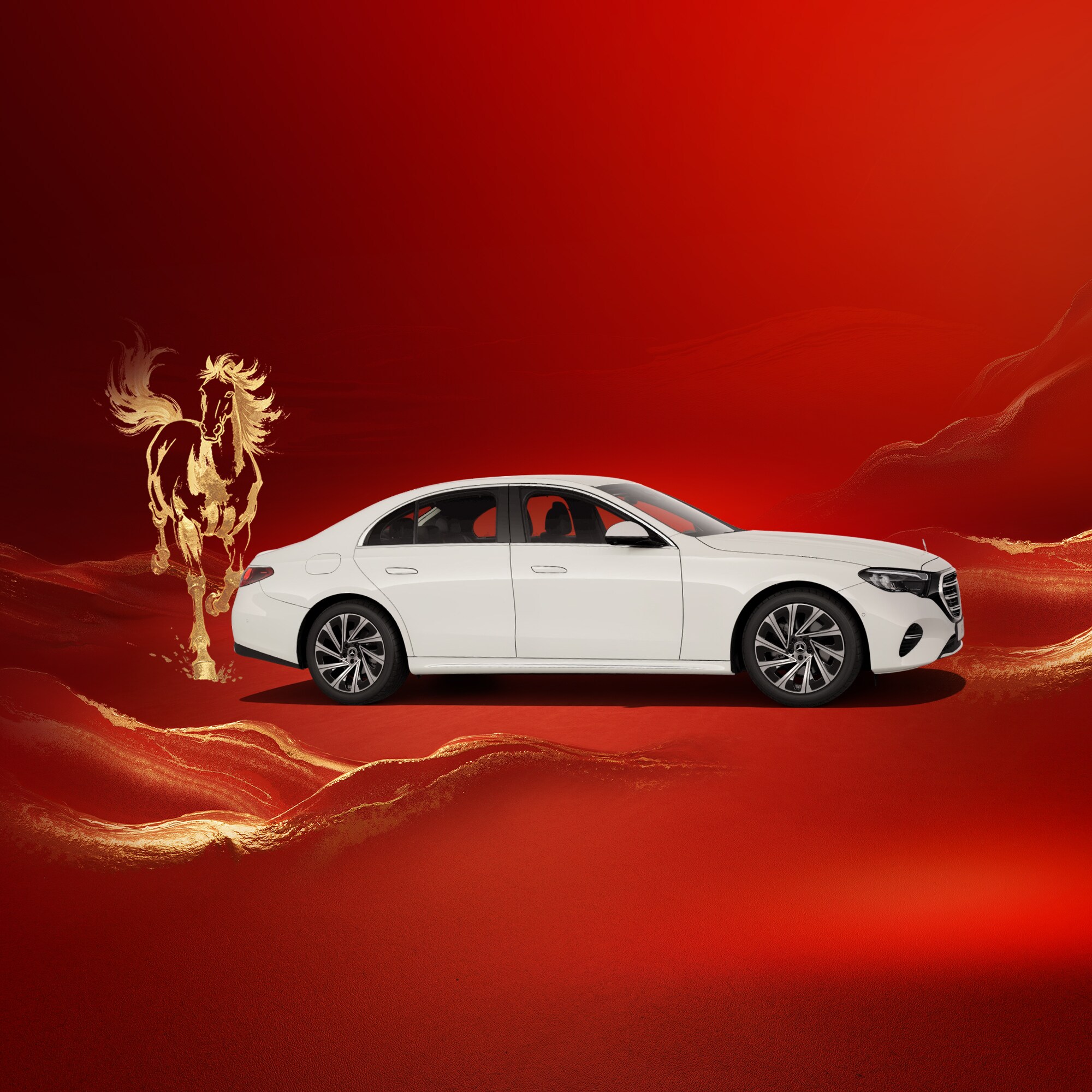 Xe Mercedes-Benz E-Class mới trên phông nền đỏ