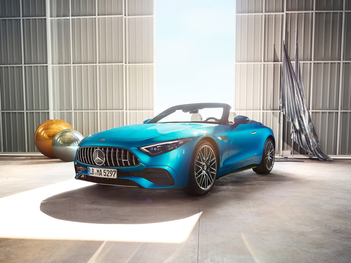 Mercedes-AMG SL 43 from the side view