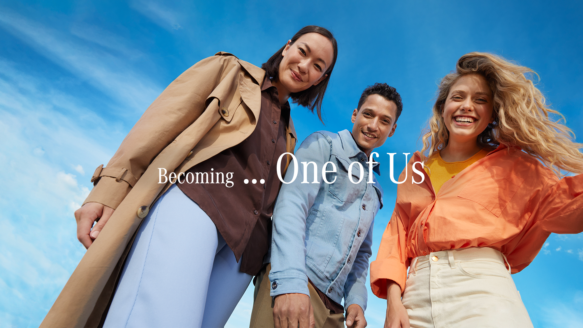 Official careers site from Mercedes-Benz Vietnam Image of 3 people standing while smiling